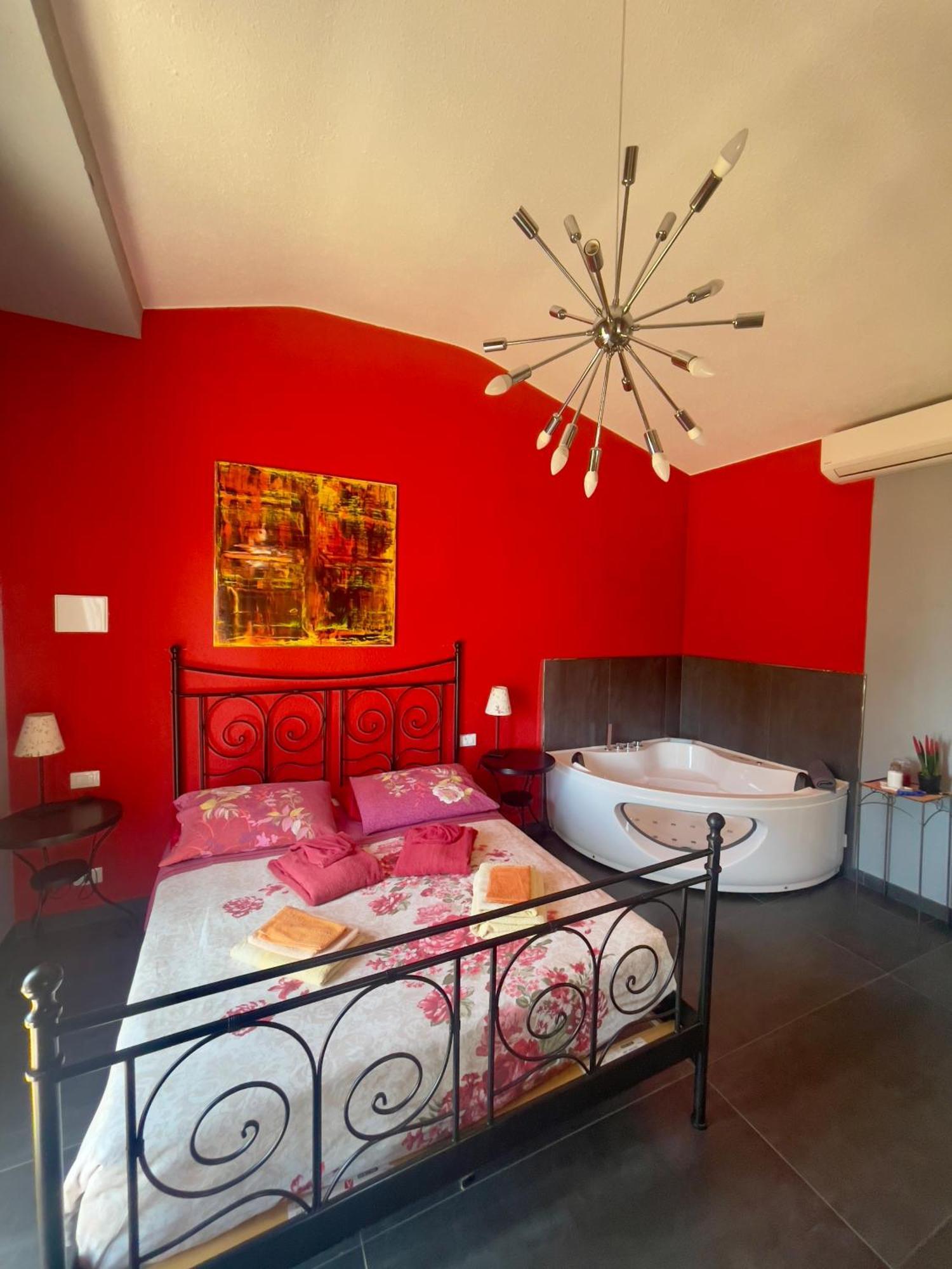 Villa Gaia - Luxury Villa, Pool & Wellness Rooms Bordighera Eksteriør bilde