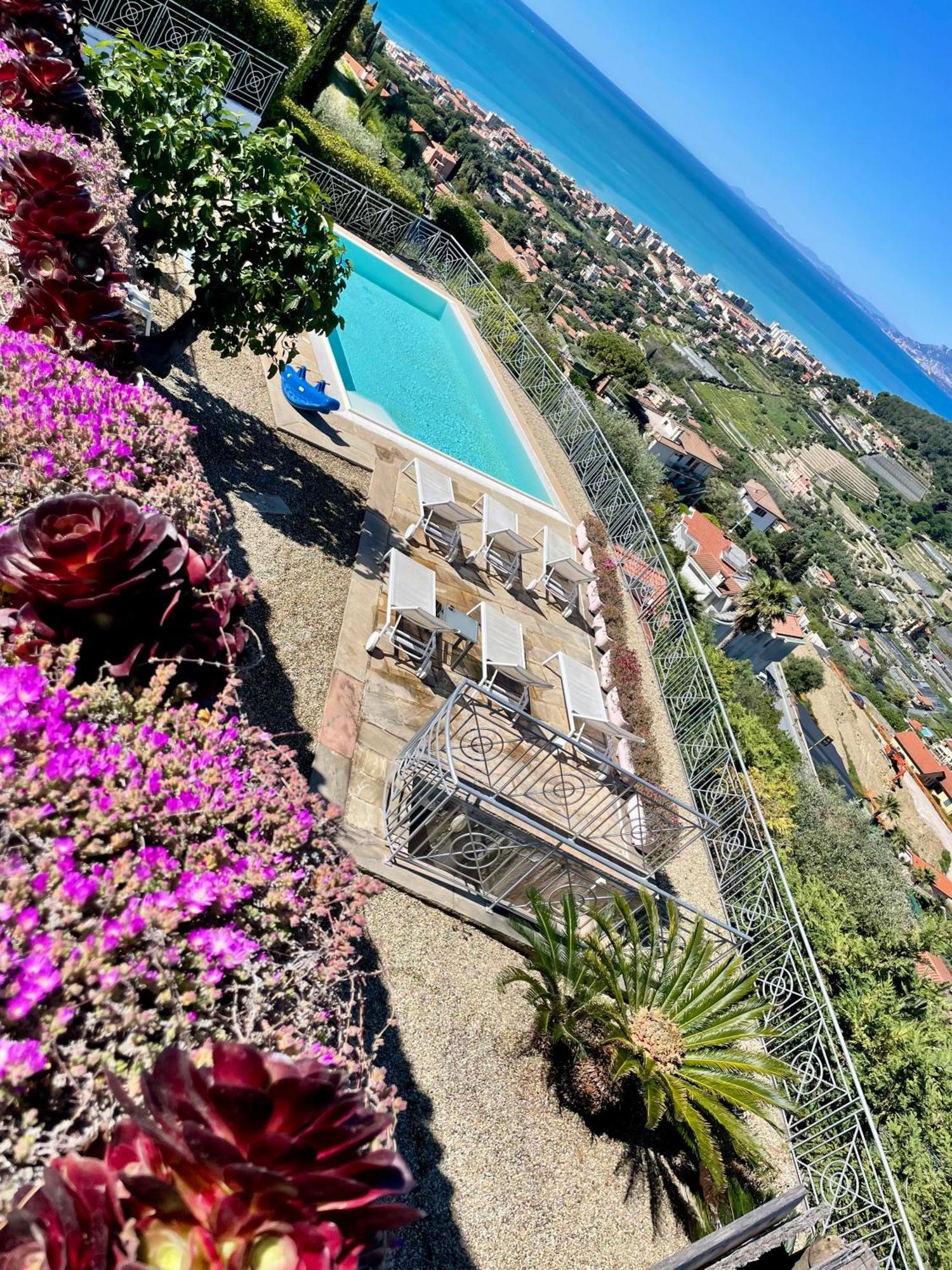 Villa Gaia - Luxury Villa, Pool & Wellness Rooms Bordighera Eksteriør bilde